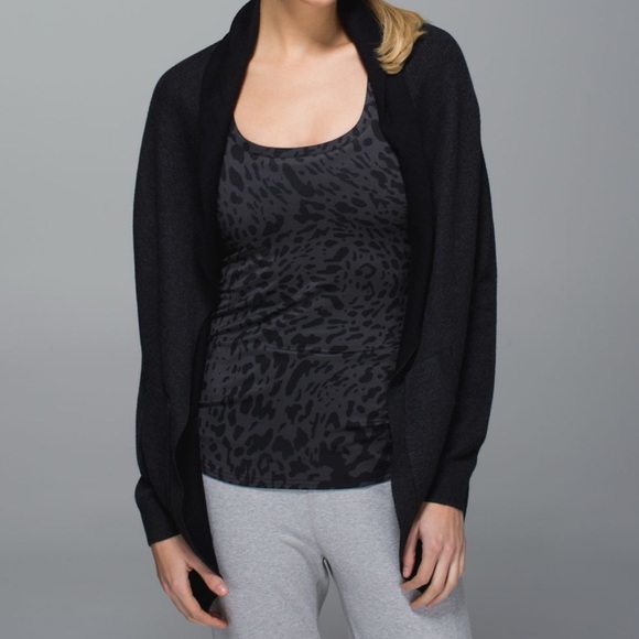 Lululemon Cabin Yogi Wrap - Picture 5 of 5